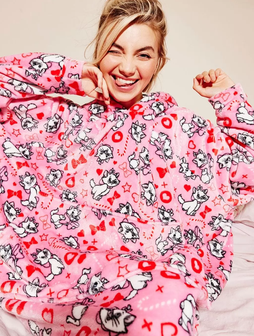 Nightwear | Loungewear-Skinnydip London Disney Marie Christmas Blanket Hoodie | Dressing Gowns & Robes